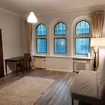 Quiet Apartment In The Center 76 M2