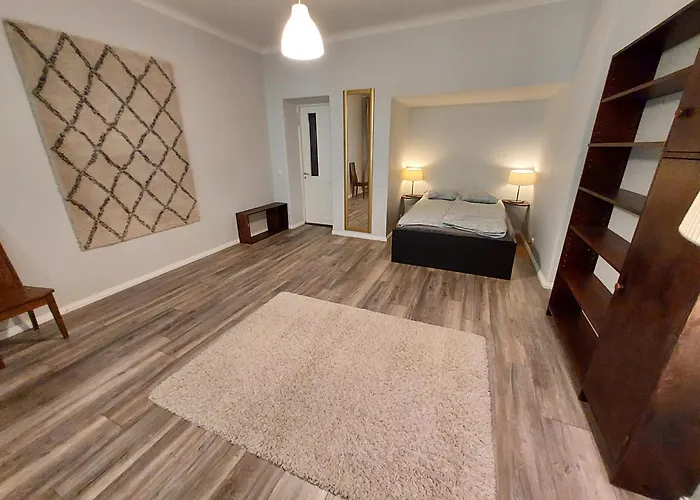Quiet Apartment In The Center 76 M2