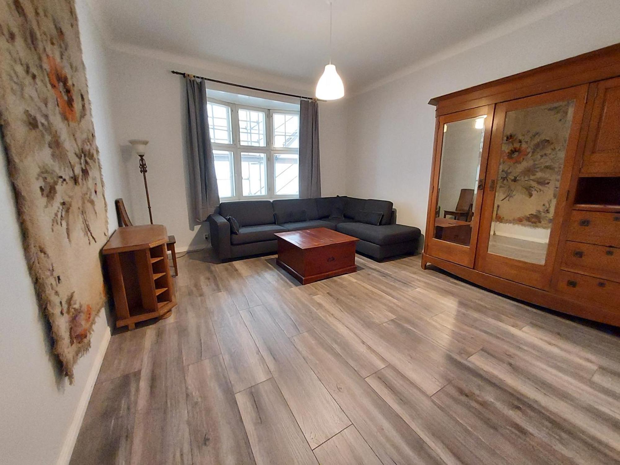 Apartment Quiet In The Center 76 M2
